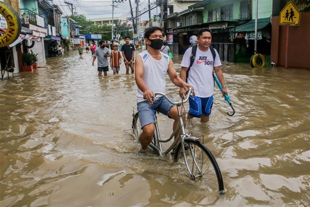 Death toll from typhoon Nalgae in Philippines rises hinh anh 1