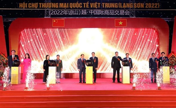 Vietnam-China int’l trade fair opens in Lang Son hinh anh 1