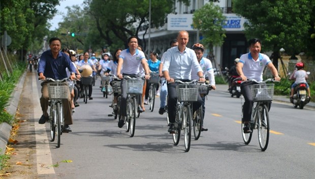 Hue city goes ‘green’ by boosting electric traffic hinh anh 1