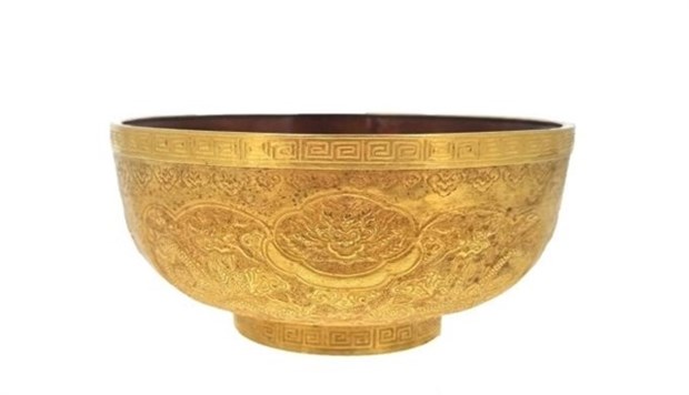 Vietnamese Emperor’s gold bowl fetches 672,000 USD at auction hinh anh 1
