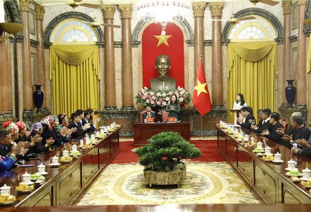 Vice President meets outstanding ethnic minority people in Lao Cai hinh anh 1