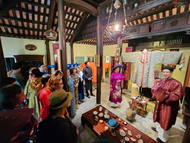Thua Thien-Hue: Nguyen dynasty’s clothing on display hinh anh 1