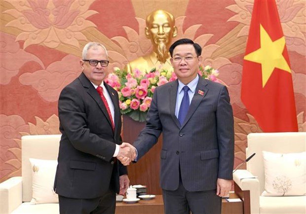NA Chairman receives senior Cuban legislator in Hanoi hinh anh 1