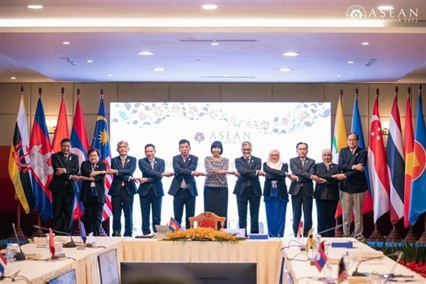 Vietnam joins preparatory meeting for 40th, 41st ASEAN Summits hinh anh 1