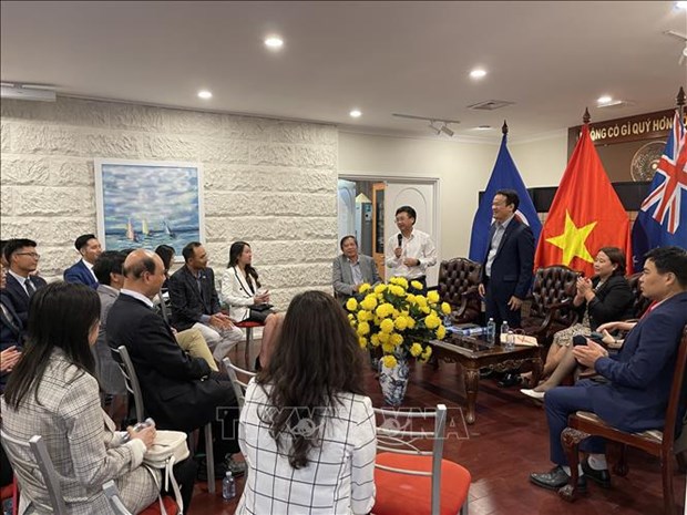 State Commission for Overseas Vietnamese Affairs meets OVs in Australia hinh anh 1