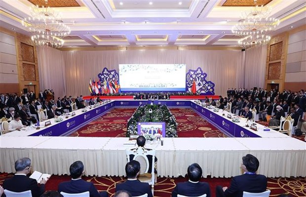 PM attends ASEAN Summits with partners hinh anh 1