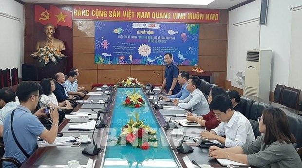 Drawing contest on protection of endangered aquatic species launched hinh anh 1