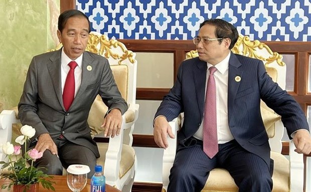 PM Pham Minh Chinh meets with Indonesian President in Phnom Penh hinh anh 1