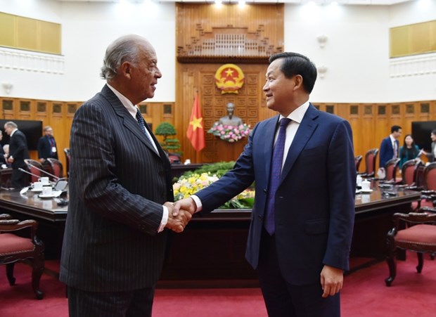 Deputy PM receives Swiss business delegation hinh anh 1
