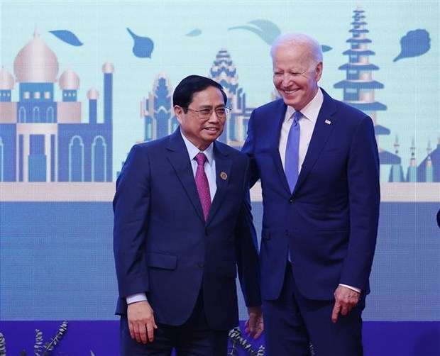 PM Pham Minh Chinh meets with US President Joe Biden in Phnom Penh hinh anh 1