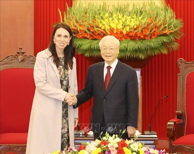 Vietnam treasures ties with New Zealand in foreign policy: Party chief hinh anh 1