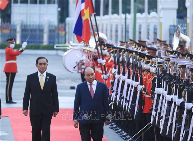 Thai PM hosts official welcome ceremony for Vietnamese President hinh anh 1