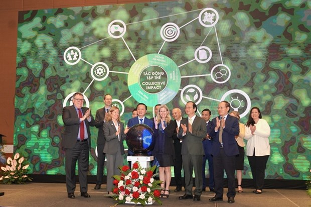Vietnam, US launch new five-year project to reduce environmental pollution hinh anh 1