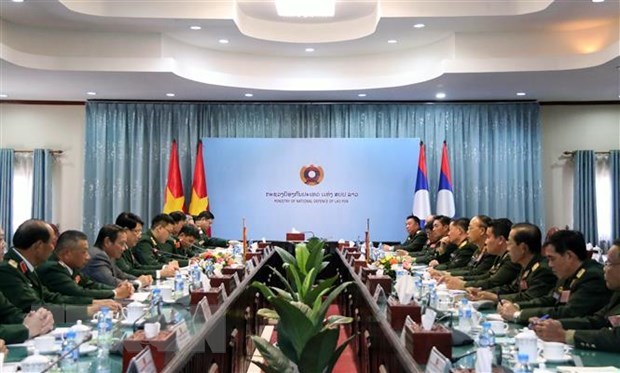 Vietnam's high-ranking military delegation visits Laos hinh anh 2