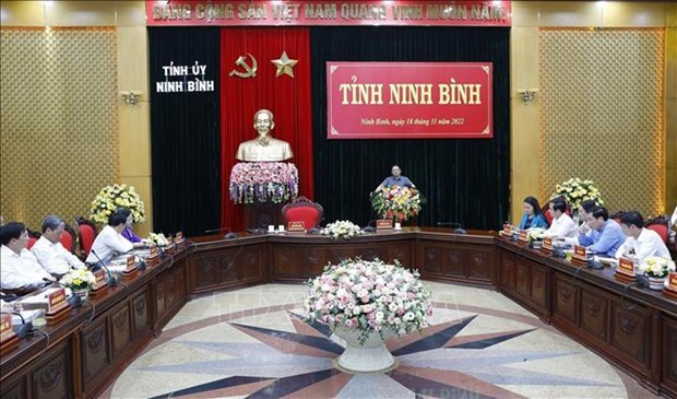 PM urges Ninh Binh to push ahead with economic restructuring hinh anh 1