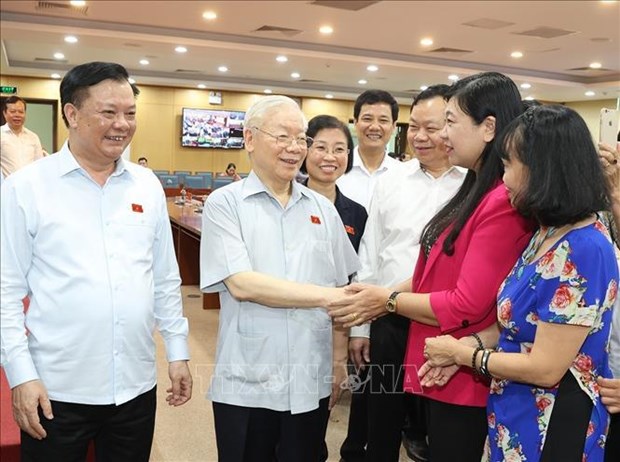 Party General Secretary meets Hanoi voters hinh anh 1