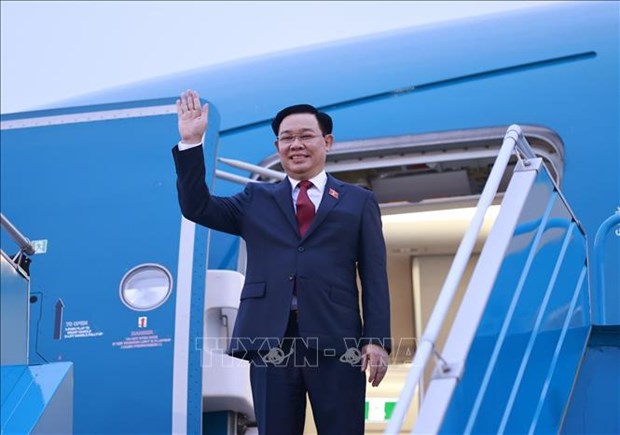 NA Chairman leaves for AIPA-43, official visits to Cambodia, Philippines hinh anh 1