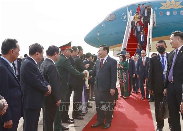 NA Chairman starts Cambodia visit, attendance in AIPA-43 hinh anh 1
