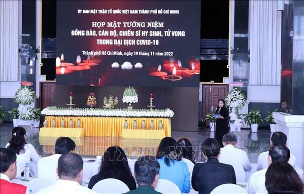Gathering commemorates deceased victims of COVID-19 hinh anh 1