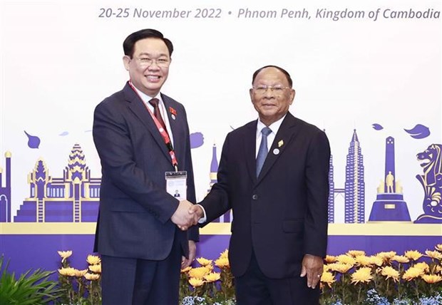 Cambodian NA leader receives heads of AIPA delegations hinh anh 2