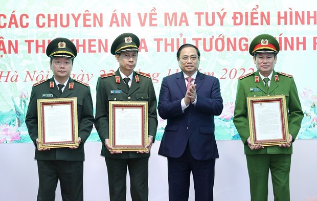 PM commends police for smashing major drug trafficking ring hinh anh 1