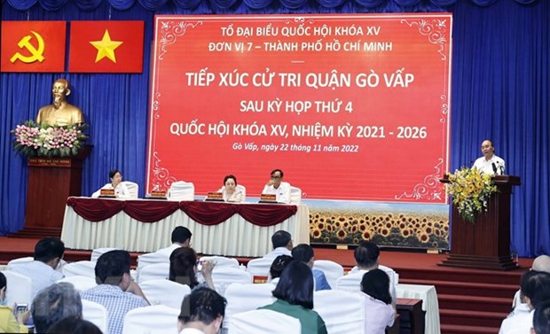 President meets voters in Ho Chi Minh City hinh anh 1