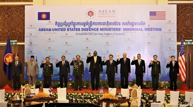 ASEAN enhances defence partnerships with US, India hinh anh 1