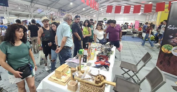 Vietnamese businesses attend International Fair of Santiago hinh anh 1