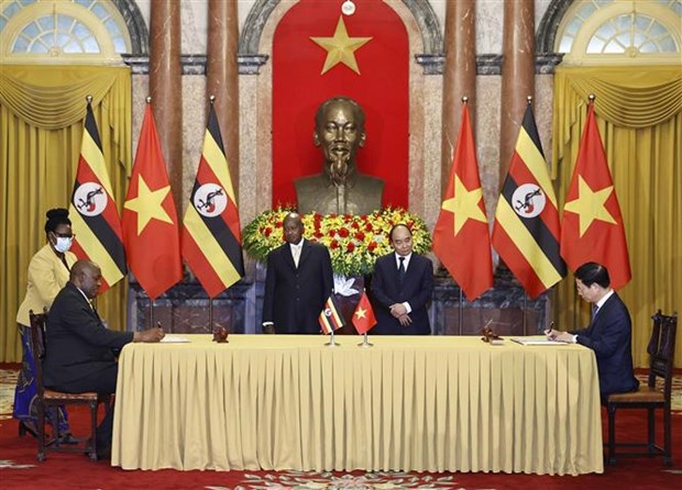 Welcome ceremony held for Ugandan President hinh anh 3