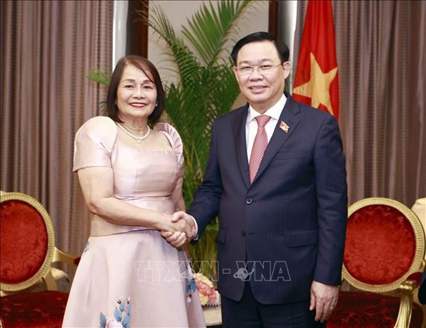 NA Chairman meets Governor of Philippines’ Davao Oriental province hinh anh 1
