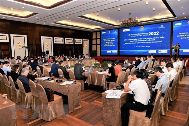 Financial policies for socio-economic growth featured at forum hinh anh 1