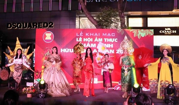 Food festival helps promote intra-ASEAN friendship hinh anh 1
