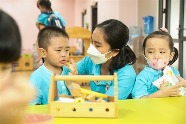 Ministry to take bold moves to keep preschool and primary teachers stay hinh anh 1