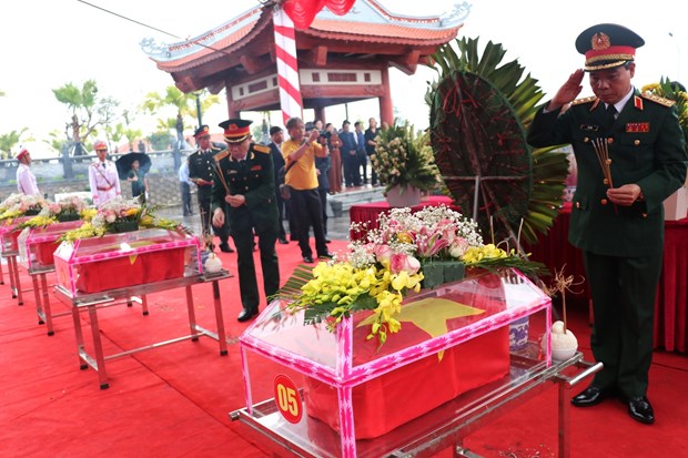 Remains of 8 martyrs buried in Ha Giang province hinh anh 1