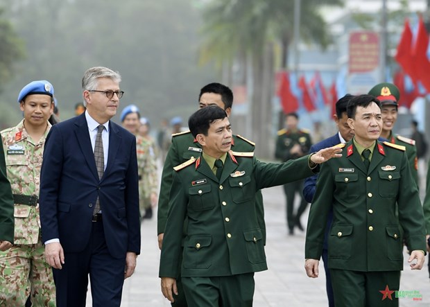 UN official visits Vietnam Department of Peacekeeping Operations hinh anh 3