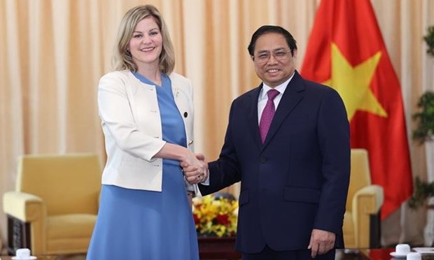 PM calls for stronger result-oriented ties between Vietnam, Netherlands hinh anh 1