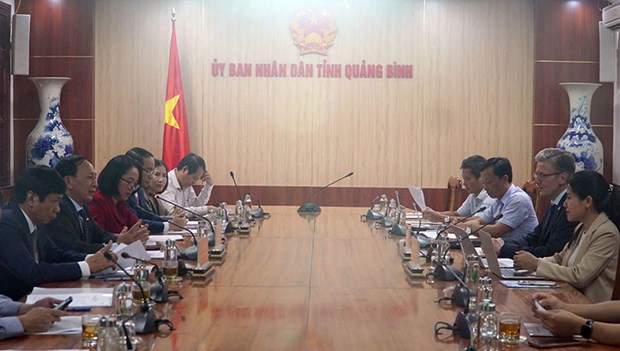 Quang Binh, Dutch firm discuss cooperation in wind power development hinh anh 1