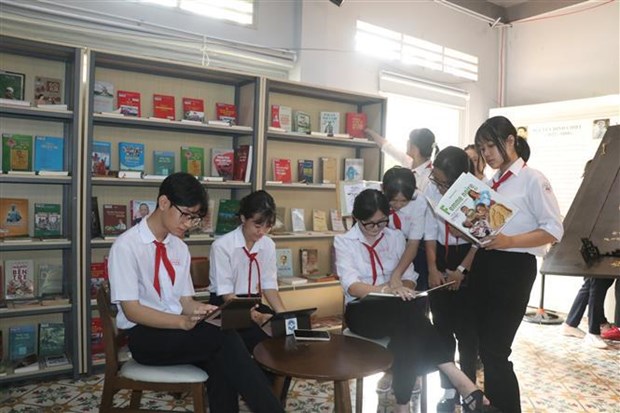 French-language book space opens in Ben Tre hinh anh 2