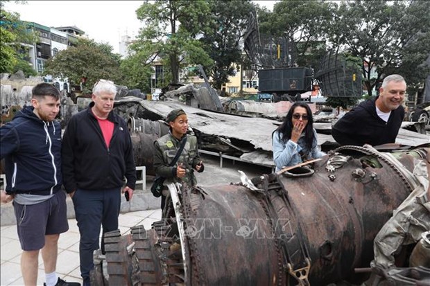 Exhibition revives memory of victory against American aerial bombing hinh anh 1