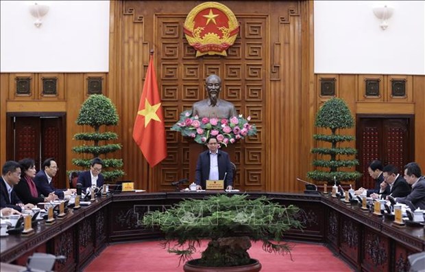 Gov’t officials discuss macro-economic, fiscal, and monetary policies hinh anh 1