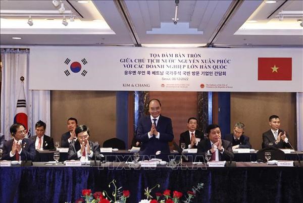Vietnam to develop strategic infrastructure to lure more RoK investment: President hinh anh 1