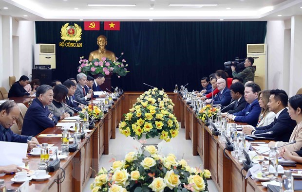 US businesses urged to boost Vietnam-US ties in trade, defence, security hinh anh 1