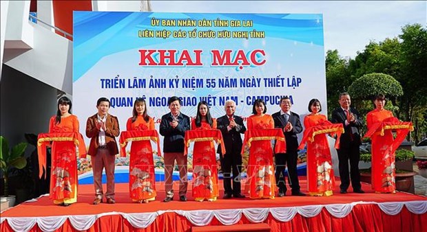 Photo exhibition marks 55th anniversary of Vietnam – Cambodia diplomatic relations hinh anh 1