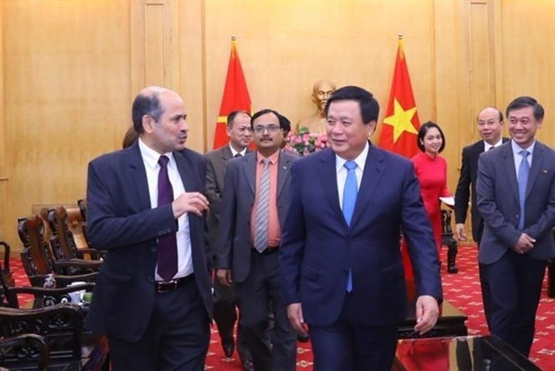 Official receives new Indian Ambassador to Vietnam hinh anh 1