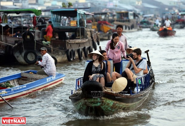 Int’l visitors flock to Mekong Delta ahead of New Year festival hinh anh 1
