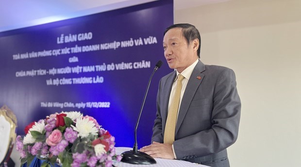 Vietnamese Association in Vientiane funds new building of Lao Department of SME Promotion hinh anh 1