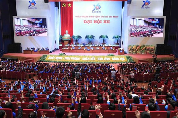 Governor of St. Petersburg congratulates Youth Union's 12th National Congress hinh anh 1