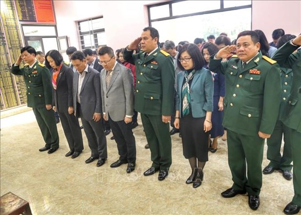 Vietnam News Agency, Division 304 hold traditional gathering hinh anh 1