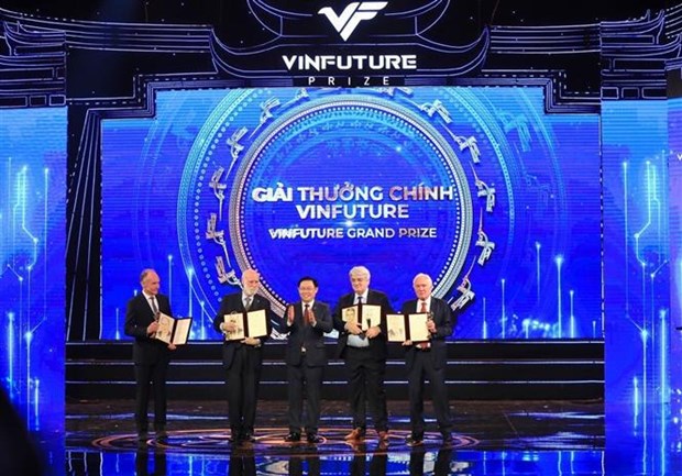 2022 VinFuture Prize honours nine innovators hinh anh 2