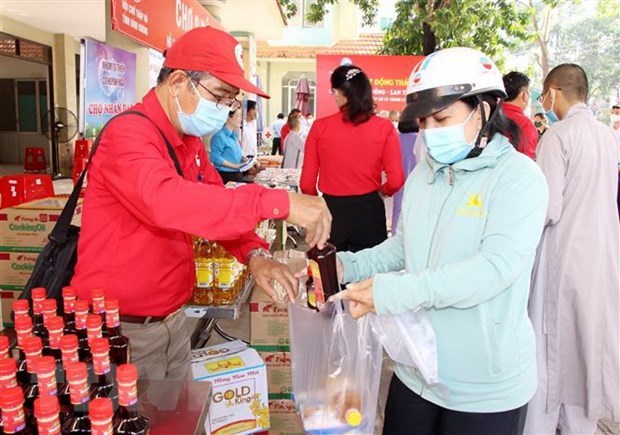 Red Cross Society helps 18.8 million disadvantaged people in 2022 hinh anh 1